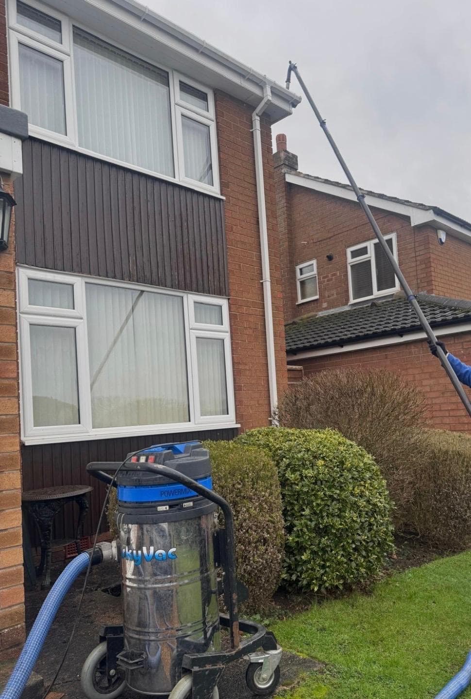 Gutters Cleaning
